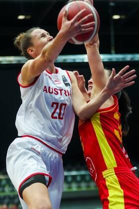 BASKETBALL - FIBA EURO Quali, AUT vs MNE SCHWECHAT,AUSTRIA,14.NOV.21 - BASKETBALL - FIBA WomenÕs EURO Basket 2023 Qualification, OEBV international match, Länderspiel, Nationalmannschaft Austria vs Montenegro. Image shows Kata Takacs (AUT) and Milica Jovanovic (MNE).  GEPAxpictures xPhilippxBrem
