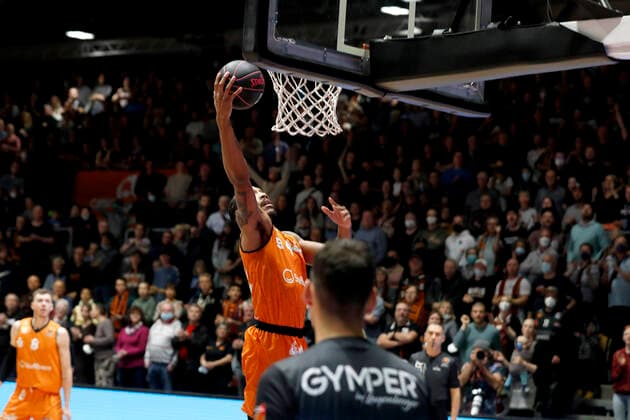 14 11 2021, easyCredit Basketball Bundesliga, Magentasport BBL Cup, 2020 2021 season, men, Chemnitz Niners FC Bayern Munich Basketball Darion Atkins, Niners Chemnitz Chemnitz Fair Chemnitz Saxony Germany
