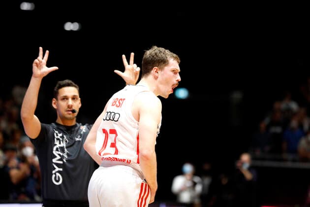 14 11 2021, easyCredit Basketball Bundesliga, Magentasport BBL Cup, 2020 2021 season, men, Chemnitz Niners FC Bayern Munich Basketball Andreas Obst, FC Bayern Munich Basketball Chemnitz Messe Chemnitz Sachsen Germany