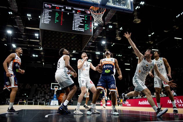 14 11 2021 Basketball Season 2021 2022 2 Bundesliga Pro A 10 Game Day Nürnberg Falcons Basketball Club NBC Rostock Seawolves ThHa Robert Albert Montgomery Jr 0, Rostock Seawolves Josh Price 9, Nürnberg Falcons BC NBC Benedikt Maukner 11, Nürnberg Falcons BC NBC Tim Köpple Koepple 25, Nürnberg Falcons BC NBC
