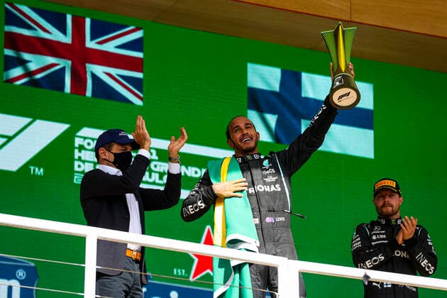 HAMILTON Lewis (gbr), Mercedes AMG F1 GP W12 E Performance, portrait during the Formula 1 Heineken Grande Premio De Sao Paulo 2021, Sao Paulo Grand Prix, 19th round of the 2021 FIA Formula One World Championship, WM, Weltmeisterschaft from November 12 to 14, 2021 on the Interlagos Circuit, in Sao Paulo, Brazil - F1 - SAO PAULO GRAND PRIX 2021 - RACE DPPI Panoramic  AV6_6781