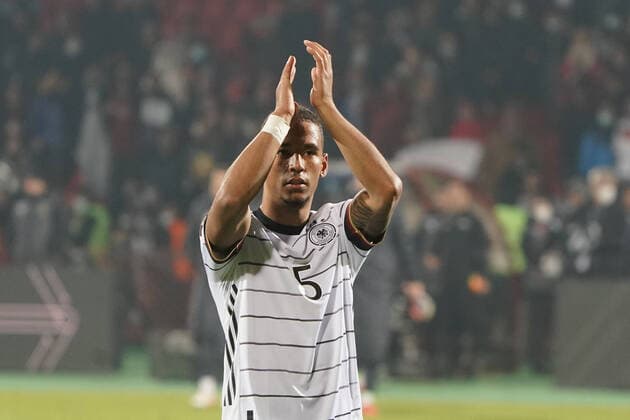 Thilo Kehrer Germany Germany thanks Yerevan Yerevan 14 11 2021 Armenia vs Germany, World Cup Qualifier, Republican Stadium