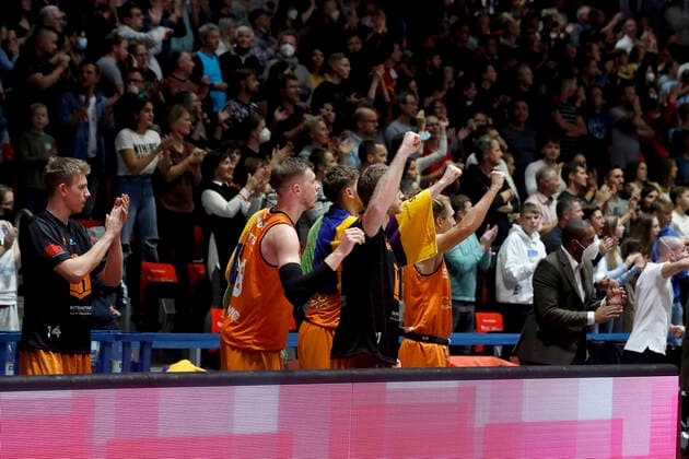 14 11 2021, easyCredit Basketball Bundesliga, Magentasport BBL Cup, 2020 2021 season, men, Chemnitz Niners FC Bayern Munich Basketball Cheers at Chemnitzer Bank Chemnitz Messe Chemnitz Sachsen Germany
