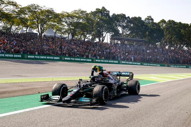 44 Lewis Hamilton GBR, Mercedes AMG Petronas F1 Team , F1 Grand Prix of Brazil at Autodromo Jose Carlos Pace on November 14, 2021 in Sao Paulo, Brazil Photo by HOCH ZWEI Sao Paulo Brazil
