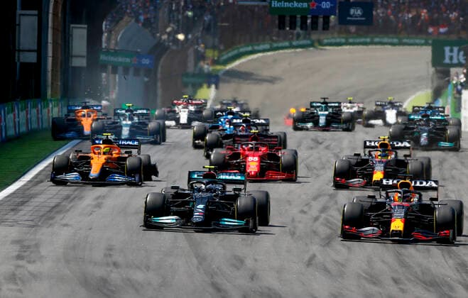 Start, 77 Valtteri Bottas FIN, Mercedes AMG Petronas F1 Team , 33 Max Verstappen NED, Red Bull Racing , 4 Lando Norris GBR, McLaren F1 Team , 55 Carlos Sainz ESP, Scuderia Ferrari Mission Winnow , 11 Sergio Perez MEX, Red Bull Racing , F1 Grand Prix of Brazil at Autodromo Jose Carlos Pace on November 14, 2021 in Sao Paulo, Brazil Photo by HOCH ZWEI Sao Paulo Brazil