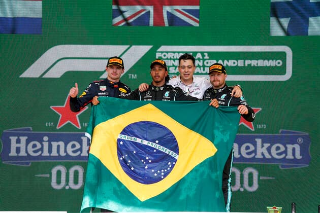 33 Max Verstappen NED, Red Bull Racing , 44 Lewis Hamilton GBR, Mercedes AMG Petronas F1 Team , Leonardo Donisete da Silva Mercedes AMG Petronas F1 Team , 77 Valtteri Bottas FIN, Mercedes AMG Petronas F1 Team , F1 Grand Prix of Brazil at Autodromo Jose Carlos Pace on November 14, 2021 in Sao Paulo, Brazil Photo by HOCH ZWEI Sao Paulo Brazil