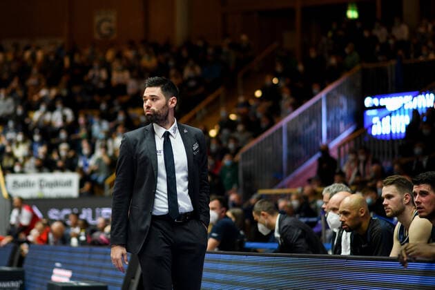 Sebastian Gleim Merlins Crailsheim , GER, HAKRO Merlins Crailsheim vs s Oliver Wuerzburg, 14 11 2021, Quarterfinals BBL Cup, Season 2021 2022 GER, HAKRO Merlins Crailsheim vs s Oliver Wuerzburg, 14 11 2021, Quarterfinals BBL Cup, Season 2021 2022 Crailsheim Copyright: xEibner MichaelxMemmlerx EP_MMR