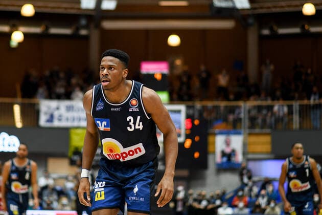 Richmond Aririguzoh Merlins Crailsheim , GER, HAKRO Merlins Crailsheim vs s Oliver Wuerzburg, 14 11 2021, Quarterfinals BBL Pokal, Season 2021 2022 GER, HAKRO Merlins Crailsheim vs s Oliver Wuerzburg, 14 11 2021, Quarterfinals BBL Pokal, Season 2021 2022 Crailsheim Copyright: xEibner MichaelxMemmlerx EP_MMR