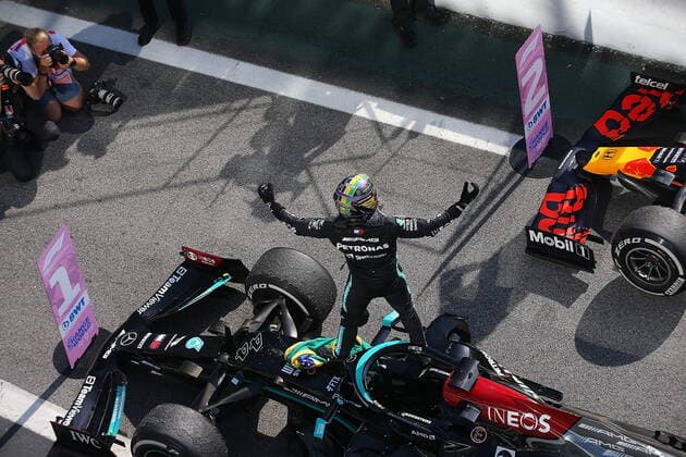 FORMULA 1 HEINEKEN GRANDE PREMIO DO BRASIL 2021 14 11 2021, Autodromo Jose Carlos Pace, Interlagos, FORMULA 1 HEINEKEN GRANDE PREMIO DO BRASIL 2021 , in picture winner Lewis Hamilton GBR , Mercedes AMG Petronas Formula One Team nordphotoxGmbHx xBratic nph00250