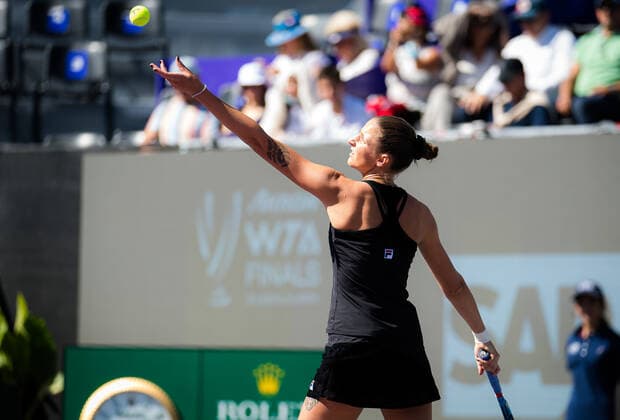 November 14, 2021, GUADALAJARA, MEXICO: Karolina Pliskova of the Czech Republic in action during the third round robin match at the 2021 Akron WTA, Tennis Damen Finals Guadalajara WTA tennis tournament against Barbora Krejcikova of the Czech Republic GUADALAJARA MEXICO - ZUMAa181 20211114_zaa_a181_022 Copyright: xRobxPrangex
