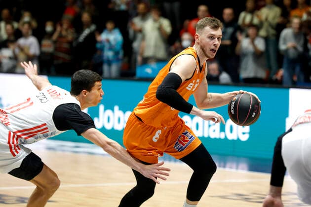 14 11 2021, easyCredit Basketball Bundesliga, Magentasport BBL Cup, 2020 2021 season, men, Chemnitz Niners FC Bayern Munich Basketball Jan Niklas Wimberg, Niners Chemnitz Chemnitz Fair Chemnitz Saxony Germany