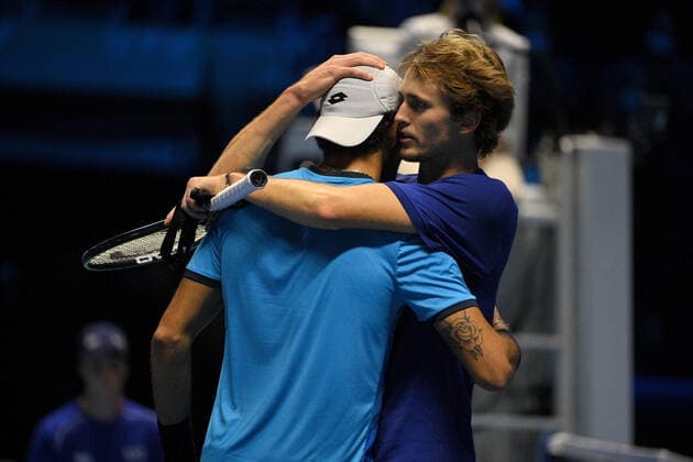 Tennis, ATP Finals in Turin, Berrettini has to retire injured against Zverev