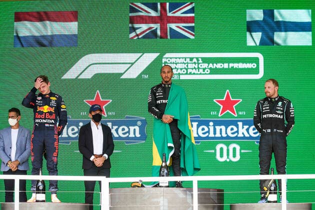 Podium: HAMILTON Lewis (gbr), Mercedes AMG F1 GP W12 E Performance, VERSTAPPEN Max (ned), Red Bull Racing Honda RB16B, BOTTAS Valtteri (fin), Mercedes AMG F1 GP W12 E Performance, portrait during the Formula 1 Heineken Grande Premio De Sao Paulo 2021, Sao Paulo Grand Prix, 19th round of the 2021 FIA Formula One World Championship, WM, Weltmeisterschaft from November 12 to 14, 2021 on the Interlagos Circuit, in Sao Paulo, Brazil - F1 - SAO PAULO GRAND PRIX 2021 - RACE DPPI Panoramic  20211114_GOODEN_FGO04749