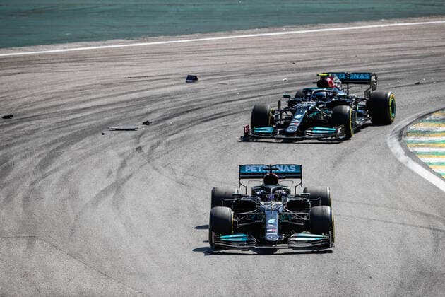 44 HAMILTON Lewis (gbr), Mercedes AMG F1 GP W12 E Performance, 77 BOTTAS Valtteri (fin), Mercedes AMG F1 GP W12 E Performance, action during the Formula 1 Heineken Grande Premio De Sao Paulo 2021, Sao Paulo Grand Prix, 19th round of the 2021 FIA Formula One World Championship, WM, Weltmeisterschaft from November 12 to 14, 2021 on the Interlagos Circuit, in Sao Paulo, Brazil - F1 - SAO PAULO GRAND PRIX 2021 - RACE DPPI Panoramic  00121040__V2_0052