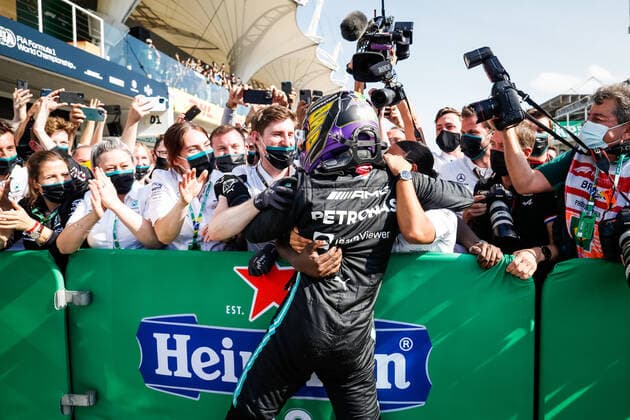 HAMILTON Lewis (gbr), Mercedes AMG F1 GP W12 E Performance, portrait during the Formula 1 Heineken Grande Premio De Sao Paulo 2021, Sao Paulo Grand Prix, 19th round of the 2021 FIA Formula One World Championship, WM, Weltmeisterschaft from November 12 to 14, 2021 on the Interlagos Circuit, in Sao Paulo, Brazil - F1 - SAO PAULO GRAND PRIX 2021 - RACE DPPI Panoramic  00121040__V2_0461