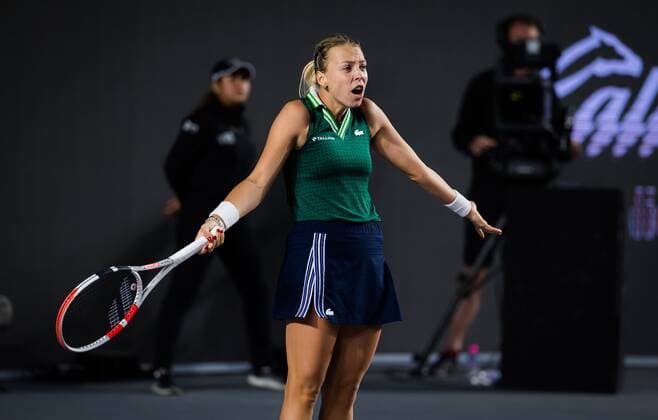 Mandatory Credit: Photo by Rob Prange Shutterstock (12596810ck) Anett Kontaveit of Estonia in action during the third round robin match at the 2021 Akron WTA, Tennis Damen Finals Guadalajara WTA tennis tournament Akron WTA Finals, Day 5, Tennis, Panamerican Tennis Center Guadalajara, Mexico - 14 Nov 2021 Akron WTA Finals, Day 5, Tennis, Panamerican Tennis Center Guadalajara, Mexico - 14 Nov 2021  Copyright: xRobxPrange Shutterstockx 12596810ck