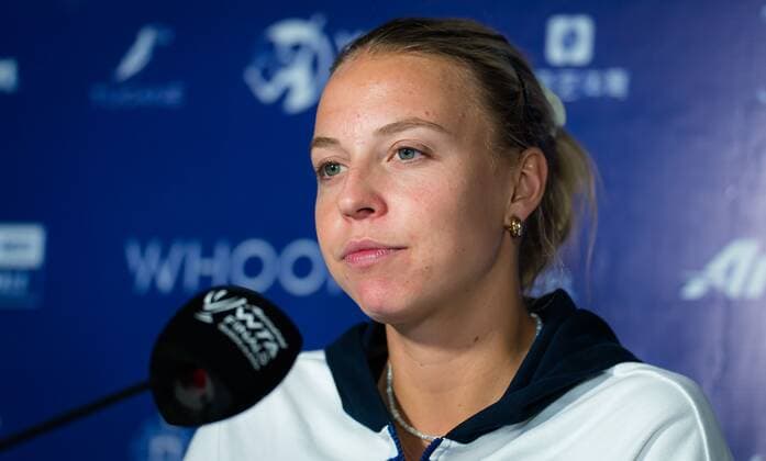Mandatory Credit: Photo by Rob Prange Shutterstock (12596810da) Anett Kontaveit of Estonia talks to the media after the third round robin match at the 2021 Akron WTA, Tennis Damen Finals Guadalajara WTA tennis tournament Akron WTA Finals, Day 5, Tennis, Panamerican Tennis Center Guadalajara, Mexico - 14 Nov 2021 Akron WTA Finals, Day 5, Tennis, Panamerican Tennis Center Guadalajara, Mexico - 14 Nov 2021  Copyright: xRobxPrange Shutterstockx 12596810da