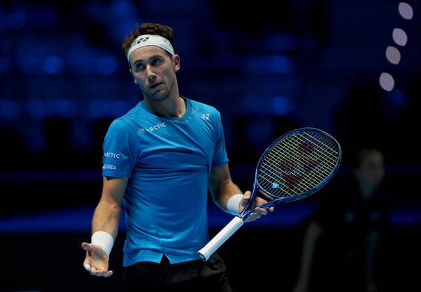 Mandatory Credit: Photo by Ella Ling Shutterstock (12603333ao) Casper Ruud of Norway frustrated Nitto ATP, Tennis Herren World Tour Finals, Day 2, Tennis, Pala Alpitour, Turin, Italy - 15 Nov 2021 Nitto ATP World Tour Finals, Day 2, Tennis, Pala Alpitour, Turin, Italy - 15 Nov 2021 Copyright: xEllaxLing Shutterstockx 12603333ao