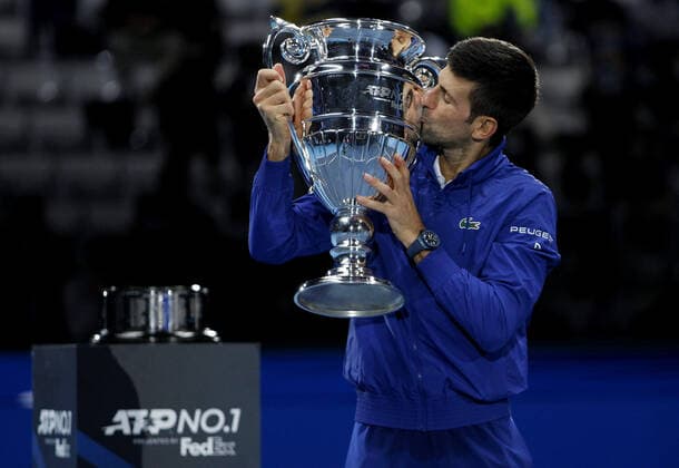 Mandatory Credit: Photo by Ella Ling Shutterstock (12603333bg) Novak Djokovic of Serbia celebrates with the Year End No.1 ATP, Tennis Herren trophy Nitto ATP World Tour Finals, Day 2, Tennis, Pala Alpitour, Turin, Italy - 15 Nov 2021 Nitto ATP World Tour Finals, Day 2, Tennis, Pala Alpitour, Turin, Italy - 15 Nov 2021 Copyright: xEllaxLing Shutterstockx 12603333bg