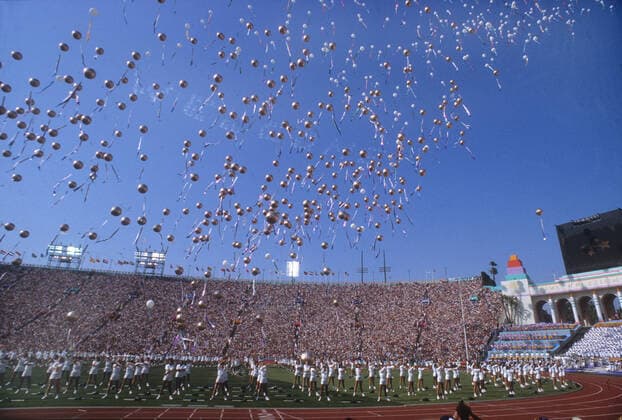 Olympische Spiele 1984 in Los Angeles. Eröffnungsfeier im Los Angeles Memorial Coliseum 28.97.1984. *** Olympic Games 1984 in Los Angeles Opening Ceremony at the Los Angeles Memorial Coliseum 28 97 1984 HM