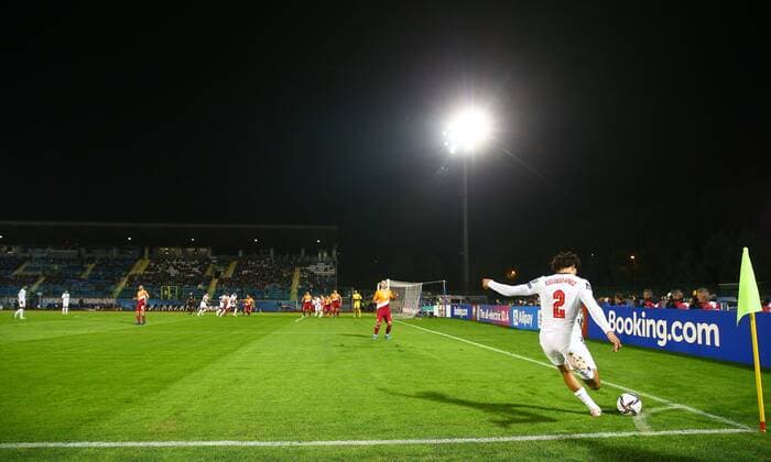 Fußball, WM Quali, San Marino - England Mandatory Credit: Photo by Kieran McManus Shutterstock (12603417bn) Trent Alexander-Arnold of England takes a corner kick San Marino v England, FIFA World Cup, WM, Weltmeisterschaft, Fussball 2022 Qualifying, Group I, Football, San Marino Stadium, Serravalle, San Marino - 15 Nov 2021 EDITORIAL USE ONLY No use with unauthorised audio, video, data, fixture lists, club league logos or live services. Online in-match use limited to 120 images, no video emulation. No use in betting, games or single club league player publications. San Marino v England, FIFA World Cup 2022 Qualifying, Group I, Football, San Marino Stadium, Serravalle, San Marino - 15 Nov 2021 EDITORIAL USE ONLY No use with unauthorised audio, video, data, fixture lists, club league logos or live services. Online in-match use limited to 120 images, no video emulation. No use in betting, games or single club league player publications. Copyright: xKieranxMcManus Shutterstockx 12603417bn