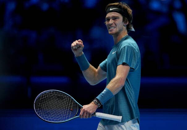 Mandatory Credit: Photo by Ella Ling Shutterstock (12603333de) Andrey Rublev of Russia celebrates Nitto ATP, Tennis Herren World Tour Finals, Day 2, Tennis, Pala Alpitour, Turin, Italy - 15 Nov 2021 Nitto ATP World Tour Finals, Day 2, Tennis, Pala Alpitour, Turin, Italy - 15 Nov 2021 Copyright: xEllaxLing Shutterstockx 12603333de