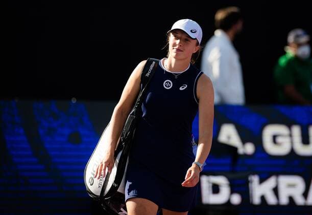 Mandatory Credit: Photo by Rob Prange Shutterstock (12596813ci) Iga Swiatek of Poland in action during the third round robin match at the 2021 Akron WTA, Tennis Damen Finals Guadalajara WTA tennis tournament Akron WTA Finals, Day 6, Tennis, Panamerican Tennis Center Guadalajara, Mexico - 15 Nov 2021 Akron WTA Finals, Day 6, Tennis, Panamerican Tennis Center Guadalajara, Mexico - 15 Nov 2021  Copyright: xRobxPrange Shutterstockx 12596813ci