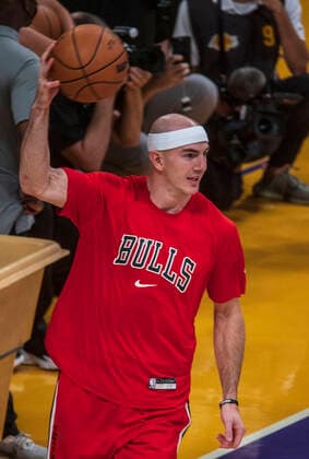 November 15, 2021, Los Angeles, California, USA: Alex Caruso 6 of the Chicago Bulls during warmups prior to their regular season NBA, Basketball Herren, USA game with the Los Angeles Lakers on Monday November 15, 2021 at the Staples Center in Los Angeles, California. Lakers lose to the Bulls, 121-103. PI Los Angeles USA - ZUMAp124 20211115_zaa_p124_001 Copyright: xJAVIERxROJASx