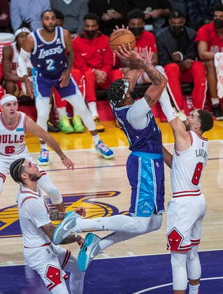 November 15, 2021, Los Angeles, California, USA: Russell Westbrook 0 of the Los Angeles Lakers puts up a jump shot over Zach LaVine 8 of the Chicago Bulls during their regular season NBA, Basketball Herren, USA game on Monday November 15, 2021 at the Staples Center in Los Angeles, California. Lakers lose to the Bulls, 121-103. PI Los Angeles USA - ZUMAp124 20211115_zaa_p124_020 Copyright: xJAVIERxROJASx