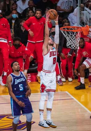 November 15, 2021, Los Angeles, California, USA: Zach LaVine 8 of the Chicago Bulls goes for a dunk past Talen Horton-Tucker 5 of the Los Angeles Lakers during their regular season NBA, Basketball Herren, USA game on Monday November 15, 2021 at the Staples Center in Los Angeles, California. Lakers lose to the Bulls, 121-103. PI Los Angeles USA - ZUMAp124 20211115_zaa_p124_038 Copyright: xJAVIERxROJASx