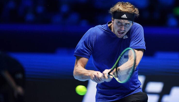 November 16, 2021, Turin, Italy: Alexander Zverev of German returns the ball during the match against Daniil Medvedev of Russia at the Nitto ATP, Tennis Herren Finals in Turin, Italy, 16 November 2021.ANSA ALESSANDRO DI MARCO Turin Italy - ZUMAa110 20211116_zaf_a110_030 Copyright: xAlessandroxDixMarcox