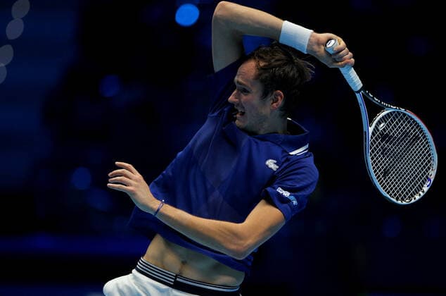 Mandatory Credit: Photo by Ella Ling Shutterstock (12603335e) Daniil Medvedev of Russia in action Nitto ATP, Tennis Herren World Tour Finals, Day 3, Tennis, Pala Alpitour, Turin, Italy - 16 Nov 2021 Nitto ATP World Tour Finals, Day 3, Tennis, Pala Alpitour, Turin, Italy - 16 Nov 2021  Copyright: xEllaxLing Shutterstockx 12603335e