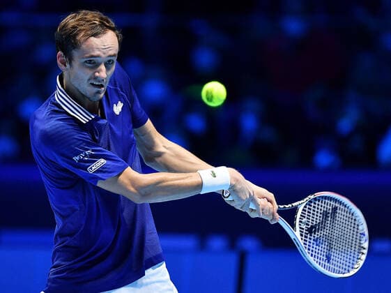 November 16, 2021, Turin, Italy: DANIIL MEDVEDEV of Russia returns the ball during his match against A. Zverev of Germany at the Nitto ATP, Tennis Herren Finals in Turin, Italy. Turin Italy - ZUMAa110 20211116_zaf_a110_029 Copyright: xAlessandroxDixMarcox