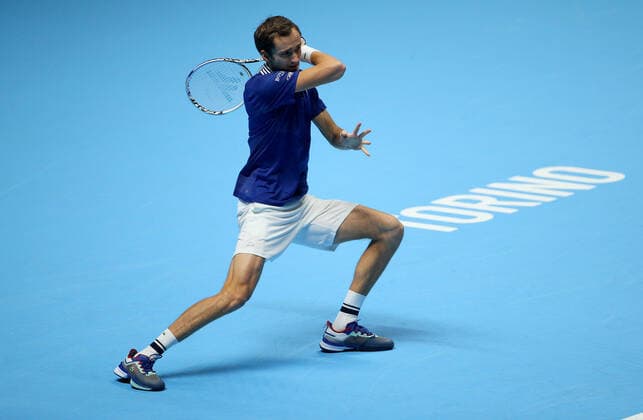 Mandatory Credit: Photo by Ella Ling Shutterstock (12603335aj) Daniil Medvedev of Russia in action Nitto ATP, Tennis Herren World Tour Finals, Day 3, Tennis, Pala Alpitour, Turin, Italy - 16 Nov 2021 Nitto ATP World Tour Finals, Day 3, Tennis, Pala Alpitour, Turin, Italy - 16 Nov 2021  Copyright: xEllaxLing Shutterstockx 12603335aj