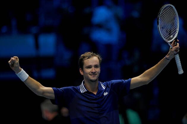 Mandatory Credit: Photo by Ella Ling Shutterstock (12603335aa) Daniil Medvedev of Russia celebrates Nitto ATP, Tennis Herren World Tour Finals, Day 3, Tennis, Pala Alpitour, Turin, Italy - 16 Nov 2021 Nitto ATP World Tour Finals, Day 3, Tennis, Pala Alpitour, Turin, Italy - 16 Nov 2021  Copyright: xEllaxLing Shutterstockx 12603335aa