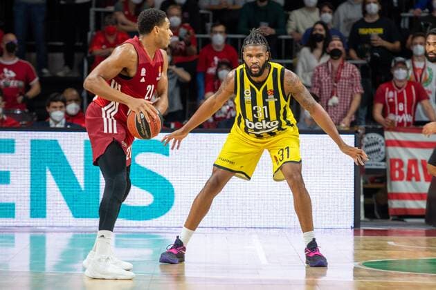 Augustine Rubit 21 FC Bayern , Devin Booker 31 Fenerbahce , FC Bayern Basketball vs Fenerbahce Istanbul, Euroleague, 16 11 2021 Muenchen Bayern Germany Copyright: xkolbert-press UlrichxGamelx