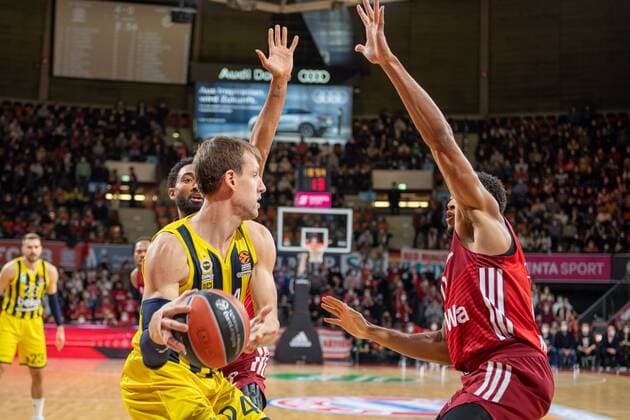 Jan Vesely 24 Fenerbahce , Nick Weiler Babb 0 FC Bayern , FC Bayern Basketball vs Fenerbahce Istanbul, Euroleague, 16 11 2021 Muenchen Bayern Germany Copyright: xkolbert-press UlrichxGamelx
