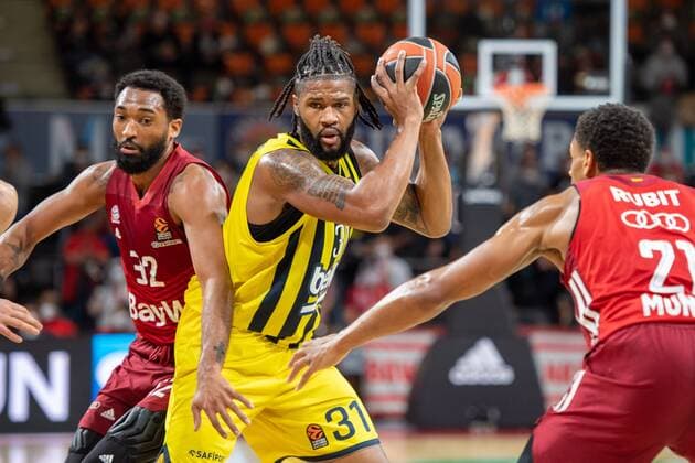 Darrun Hilliard 32 FC Bayern , Devin Booker 31 Fenerbahce , FC Bayern Basketball vs Fenerbahce Istanbul, Euroleague, 16 11 2021 Muenchen Bayern Germany Copyright: xkolbert-press UlrichxGamelx