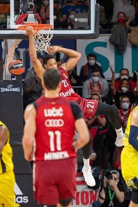 Augustine Rubit 21 FC Bayern , dunk, FC Bayern Basketball vs Fenerbahce Istanbul, Euroleague, 16 11 2021 Muenchen Bayern Germany Copyright: xkolbert-press UlrichxGamelx