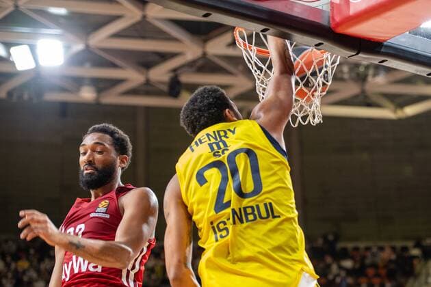 Darrun Hilliard 32 FC Bayern , Pierria Henry 20 Fenerbahce , dunk, FC Bayern Basketball vs Fenerbahce Istanbul, Euroleague, 16 11 2021 Muenchen Bayern Germany Copyright: xkolbert-press UlrichxGamelx