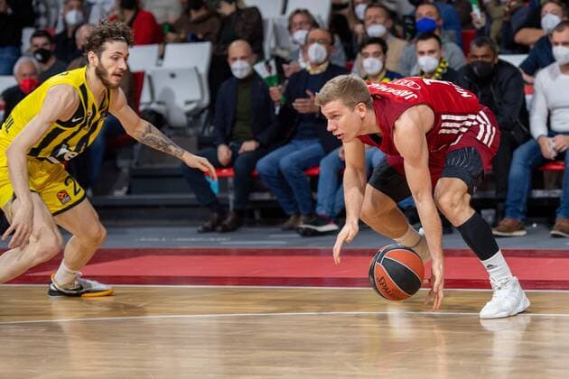 Sehmus Hazer 2 Fenerbahce , Ognjen Jaramaz 10 FC Bayern , FC Bayern Basketball vs Fenerbahce Istanbul, Euroleague, 16 11 2021 Muenchen Bayern Germany Copyright: xkolbert-press UlrichxGamelx