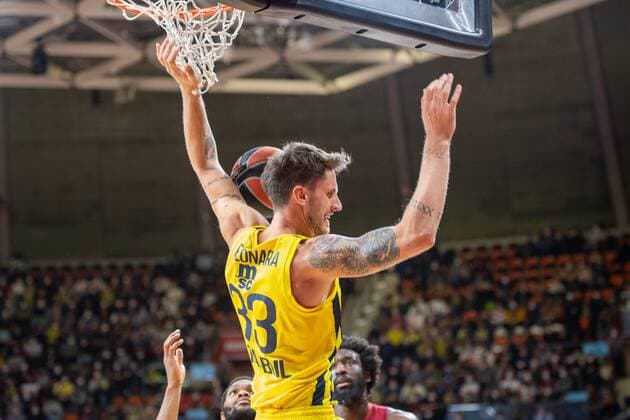 Achille Polonara 33 Fenerbahce , dunk, FC Bayern Basketball vs Fenerbahce Istanbul, Euroleague, 16 11 2021 Muenchen Bayern Germany Copyright: xkolbert-press UlrichxGamelx