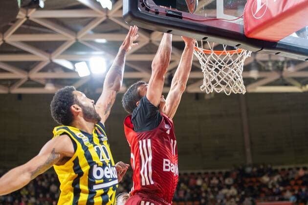 Pierria Henry 20 Fenerbahce , Vladimir Lucic 11 FC Bayern , FC Bayern Basketball vs Fenerbahce Istanbul, Euroleague, 16 11 2021 Muenchen Bayern Germany Copyright: xkolbert-press UlrichxGamelx