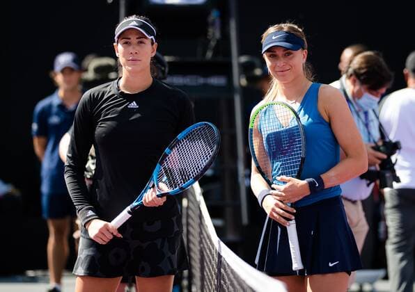 Tennis, WTA Finals in Guadalajara, Garbine Muguruza - Paula Badosa Mandatory Credit: Photo by Rob Prange Shutterstock (12596815k) Garbine Muguruza of Spain & Paula Badosa of Spain before the semi-final at the 2021 Akron WTA, Tennis Damen Finals Guadalajara WTA tennis tournament Akron WTA Finals, Day 7, Tennis, Panamerican Tennis Center Guadalajara, Mexico - 16 Nov 2021 Akron WTA Finals, Day 7, Tennis, Panamerican Tennis Center Guadalajara, Mexico - 16 Nov 2021 Copyright: xRobxPrange Shutterstockx 12596815k