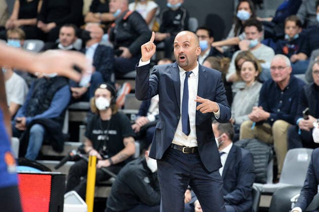 Basketball, Euroleague, ASVEL Lyon-Villeurbanne - Real Madrid TJ Parker (entraineur asvel) BASKETBALL : LDLC ASVEL vs Real Madrid - Euroleague - 16 11 2021 FredericChambert Panoramic 