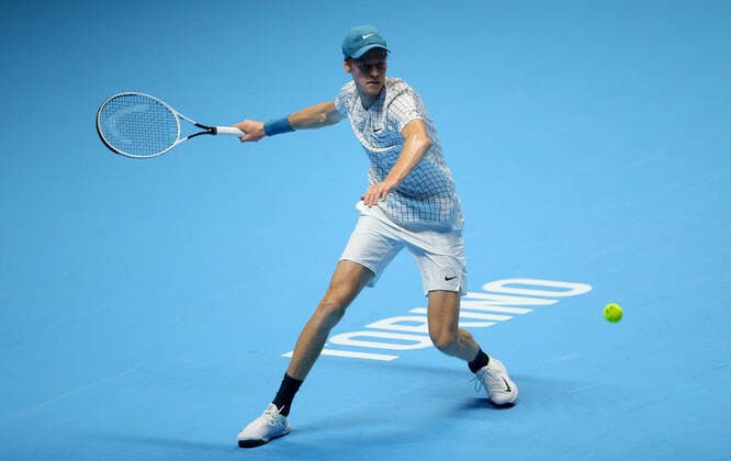 Mandatory Credit: Photo by Ella Ling Shutterstock (12603335ay) Jannik Sinner of Italy in action Nitto ATP, Tennis Herren World Tour Finals, Day 3, Tennis, Pala Alpitour, Turin, Italy - 16 Nov 2021 Nitto ATP World Tour Finals, Day 3, Tennis, Pala Alpitour, Turin, Italy - 16 Nov 2021 Copyright: xEllaxLing Shutterstockx 12603335ay