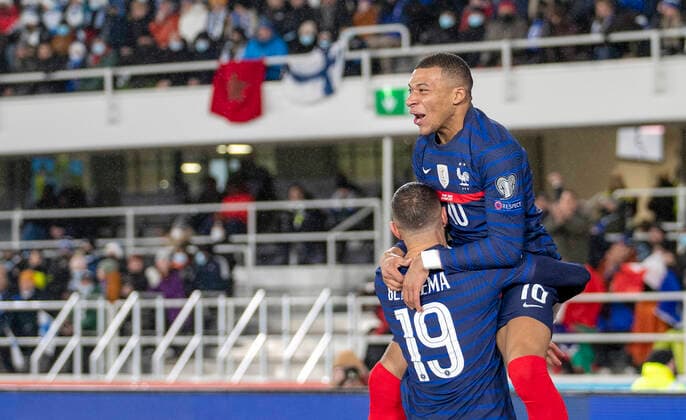 FIN-FRA FIFA World Cup, WM, Weltmeisterschaft, Fussball Qualification 16Karim Benzema and Kylian Mbappe celebrate Benzemas 0-1 goal vs FinlandNO SALES IN FINLAND FOOTBALL : Finlande vs France - Qualification coupe du monde 2023 - 16 11 2021 JussiEskola Panoramic 