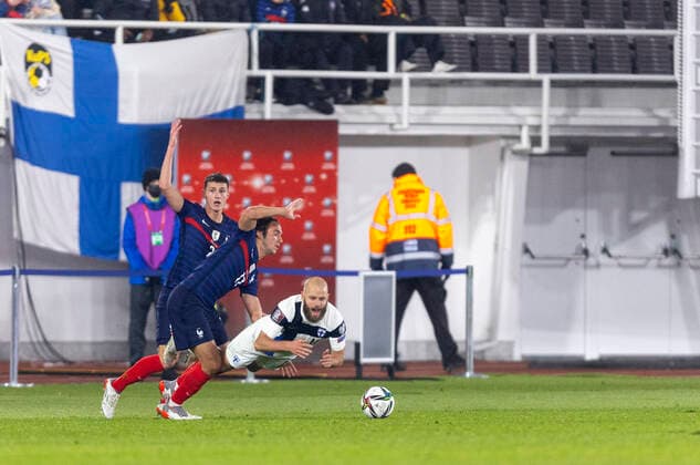 NO SALES IN FINLAND FIFA World Cup, WM, Weltmeisterschaft, Fussball Qualification 16.11.2021. Matteo Guendouzi, France tackles Finland s Teemu Pukki. FOOTBALL : Finlande vs France - Qualification coupe du monde 2023 - 16 11 2021 JussiEskola Panoramic 