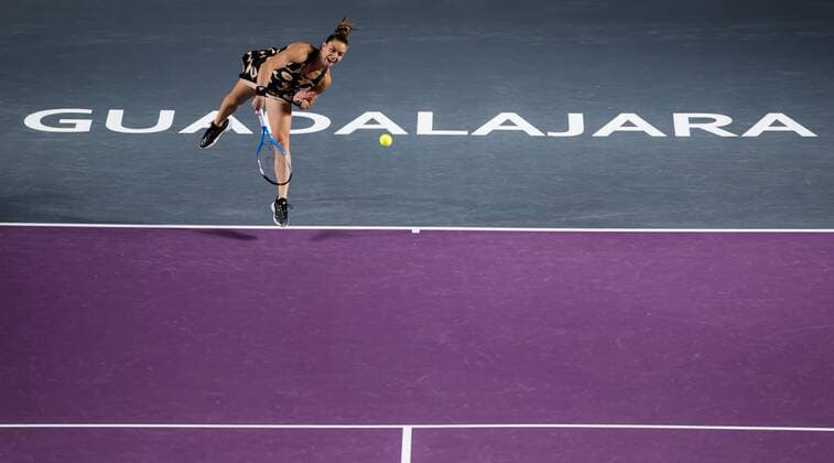 Mandatory Credit: Photo by Rob Prange Shutterstock (12596815as) Maria Sakkari of Greece in action during the semi-final at the 2021 Akron WTA, Tennis Damen Finals Guadalajara WTA tennis tournament Akron WTA Finals, Day 7, Tennis, Panamerican Tennis Center Guadalajara, Mexico - 16 Nov 2021 Akron WTA Finals, Day 7, Tennis, Panamerican Tennis Center Guadalajara, Mexico - 16 Nov 2021  Copyright: xRobxPrange Shutterstockx 12596815as