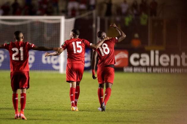 Cecilio Waterman (R) of Panama celebrates a goal today, in a match of the Concacaf qualifying rounds for the Qatar 2022 World Cup beween Panama and El Salvador, at the Rommel Fernandez Gutierrez stadium, in Panama City, Panama, 16 November 2021. EFE Bienvenido Velasco Panama vs El Salvador !ACHTUNG: NUR REDAKTIONELLE NUTZUNG!  Copyright: xBienvenidoxVelascox AMDEP3516 20211117-f4056ea5cad43ad570485c734e6e17515fe9706b